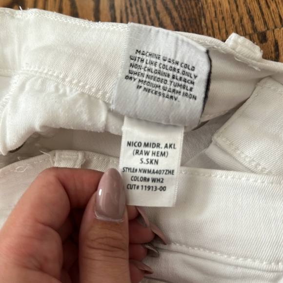 White Hudson Jeans Nico Midrise with Raw hem - Picture 3 of 4